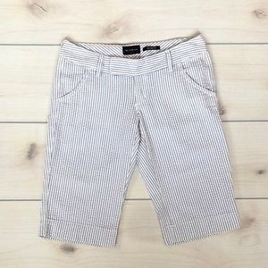 Limited Seersucker Bermuda Short, sz 0